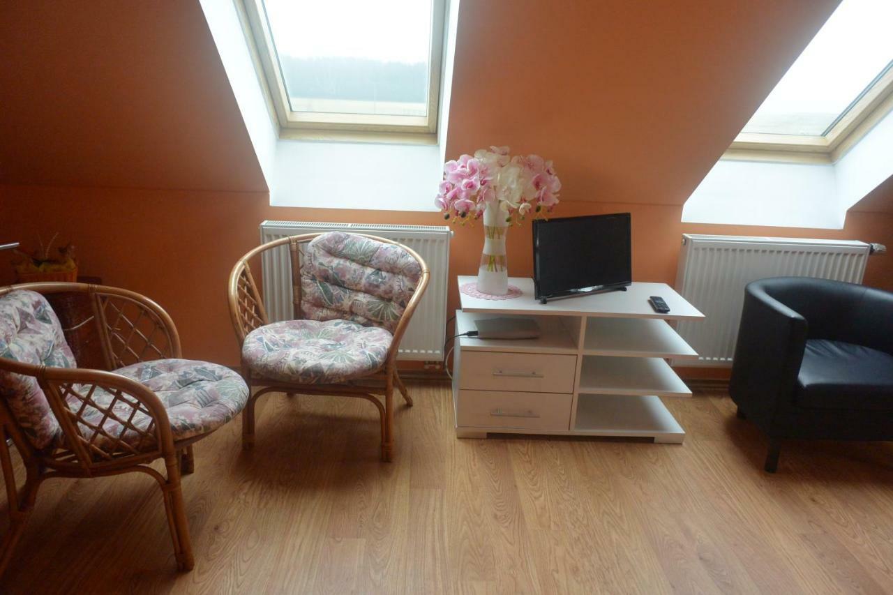 Rodinne Ubytovani - Family Accommodation Kobylice Dış mekan fotoğraf